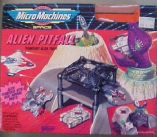 Micro Machines Space ALIEN PITFALL Playset w/Tri Star Phaser Cannon 