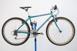 specialized stumpjumper vintage in Bicycles & Frames