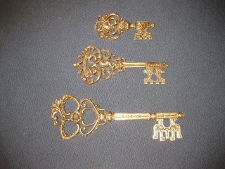   Syroco Wood Keys Set of Three (3) By Syracuse Ornamental Made In USA