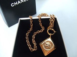 chanel vintage cc coco logo jumbo runway gold necklace 100