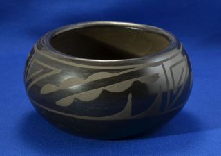 Authentic MARIA MARTINEZ Pueblo Pottery Bowl   Signed Marie and Julian
