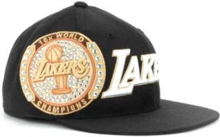 Los Angeles Lakers Adidas Size 7 1/4 Fitted Hat Cap   16 X NBA World 