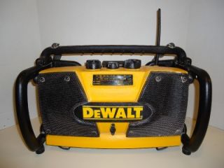 DEWALT AM FM AUX WORKSITE HEAVYDUTY SHOP RADIO DW911 W/ BATTERY 