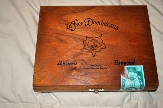 La Flor Dominicana Reserva Especial Cigar Box with Label 25 Churchills 