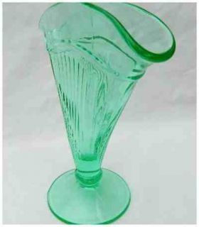 Dugan Diamond Adams Rib Vaseline Green Fan Vase Depression No 900 