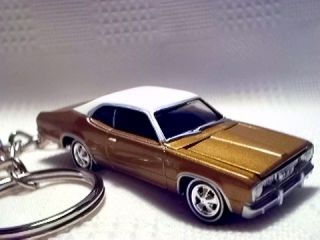 1971 Plymouth Duster Metallic Gold White Key Chain