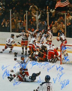MIRACLE ON ICE 1980 USA Hockey Team Signed Celebration (closeup) 16x20 