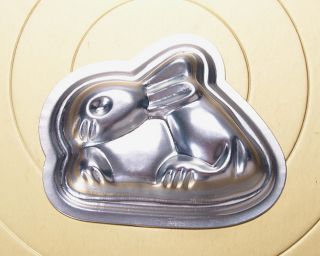 Xmas 3D Bunny Rabbit Shape Cake Baking Pans & Decorating Tins 4.7 Inch 