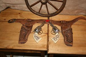 Vintage Cap Toy Cowboy Guns Pistol Six Shooter Belt Holster Diecast 