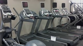 Precor 956i Experience Treadmill Full Commercial great for rehabs 