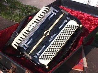vintage italy united superfine accordion case