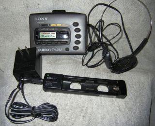 PRE OWNED SONY CASSETTE TAPE AM FM RADIO WALKMAN AND ACCESSORIES