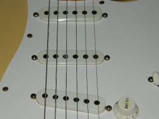 Vintage 1983 Fender Stratocaster American Standard Fullerton Hardshell 