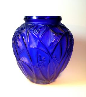 rene lalique art deco sauterelles electric blue vase