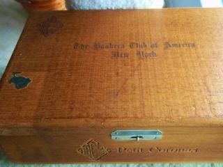 Vintage Wooden Cigar Box The Bankers Club of America New York Petit 