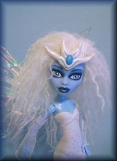 AURORA *** The Snow Queen *** a Monster High Repaint by John