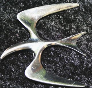 vintage silver tone soaring bird brooch dimensions 1 25 wide at base 