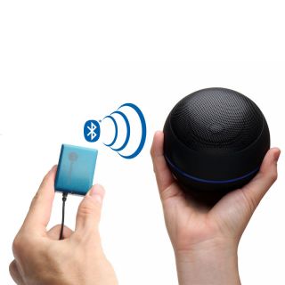   BlueSense Wireless A2DP Bluetooth Transmitter/Adapter for Mp3 Players