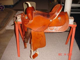  Excellent Condition 350 16" Dakota Trail Saddle