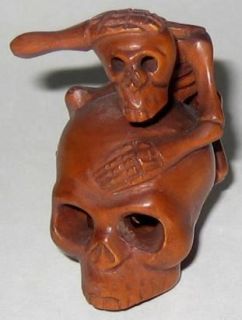  Delicate Boxwood Netsuke Skeleton Holding Skull