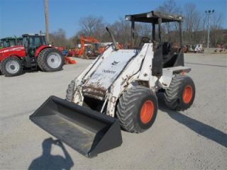 bobcat 2400 wheel loader with canopy 2425 hours