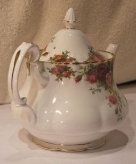   Old Country Roses Tea Pot Teapot English Bone China 1st Quality