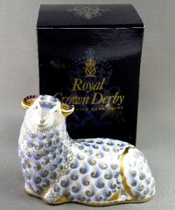 Royal Crown Derby Figurine Paperweight Sheep Gold Stopper Retired in 