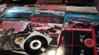 KISS LOT OF 33 LPS 45S PICTURE DISC KILLERS RED VINYL KISS MY ASS 