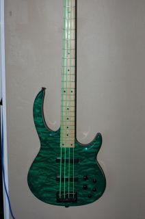 Carvin Bass Bunny Brunel Quilted Maple Finish Super Clean