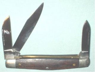 Vintage Browning 3 blade pocket knife in stockman style. Measures 3 3 