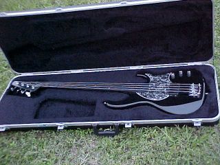   Stealth Flea Model FB4 String Bass Guitar Fretless Carbon Fiber Neck