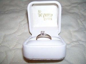 Diamond 1/5 Caret Engagement Ring / Solitare / White Gold 14kt  size 