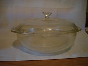 Clear Glass Pyrex Baking Dish Casserole with Cover 2 Quarts
