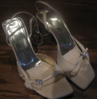 Charles David Collection Ladies Strappy Shoes Size 6 1 2B Made in 