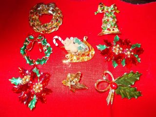 Christmas jewelry lot pins wreaths sleigh Angel bell 8 brooches
