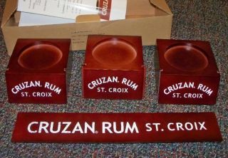 Cruzan Rum St Croix 3 in 1 Wood Bottle Pedestal Glorifier Display New