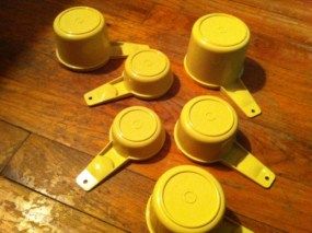 Vintage Tupperware Yellow Measuring Measure Cups and Spoons Set of 6