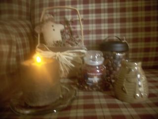 Lot: Primitive Decor: candle, electric candle, gingerbread man, rose