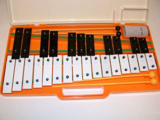 1st Note 27 Note Chromatic Xylophone Glockenspiel 4 Beaters Case T1727
