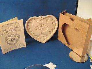 1999 Come to The Table Heart Pampered Chef Cookie Mold