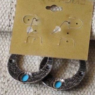 New Erica Lyons Hook Earrings Fashion Vintage Silver Tone Plastic Gift