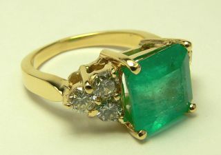  Stopping Classic Colombian Emerald Diamond Cocktail Ring 14k