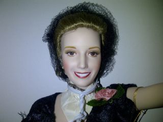 Franklin Mint Heirloom EVITA PERON Porcelain Doll   Never removed from