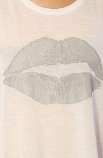  the kiss of death cropped tee in white exclusive sale $ 11 95 $ 34