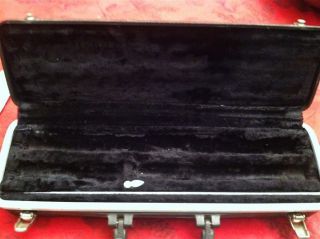 Flute Student Closed Hole Silver w Case and Cleaning Rod