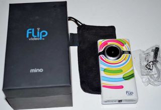 this is a near new flip mino video camera 2gb excellent condition was