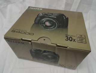 New Fujifilm FinePix S4000 14 MP Digital Camera Fujinon 30x Wide Zoom
