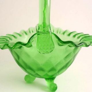 Fenton Glass Green Threaded Diamond Optic 3 Toed Basket #8435