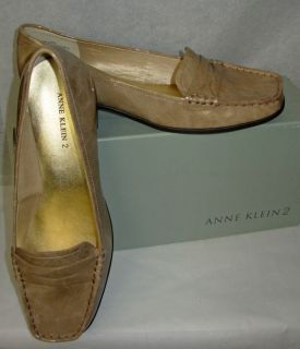 NIB ANNE KLEIN 2 AKVILLETE TAUPE PATENT FLATS LOAFERS 7 WOMENS SLIP ON