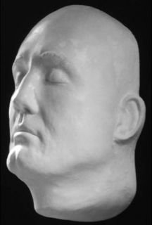 To see this cast of George Reeves face it is easy to see why he was